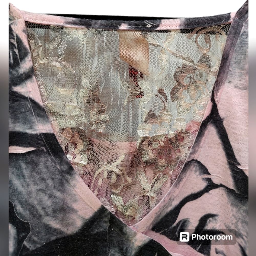 Short sleeve | Ruffly trim - Picture 3 of 4